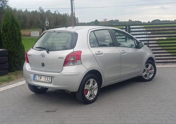 Toyota Yaris cena 22900 przebieg: 195000, rok produkcji 2011 z Mirsk małe 326